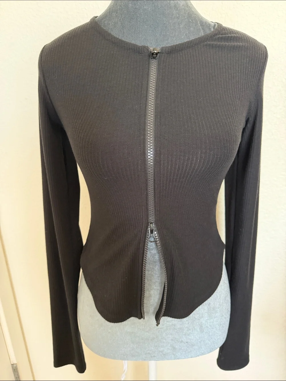 ALO Black Ribbed Zip-Front Women’s Top, Small